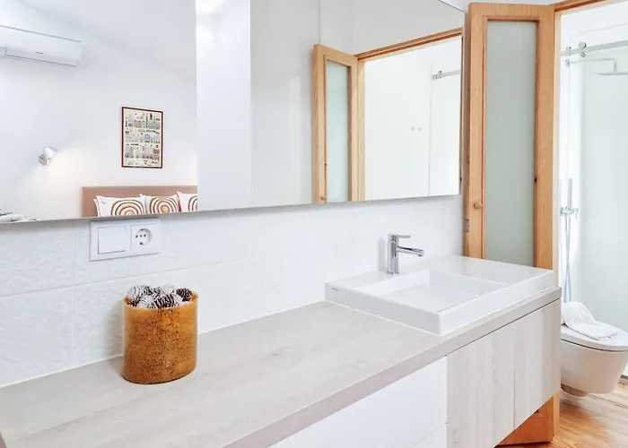 Style In A Pedestrian Quarter In The City's Heart * Porto