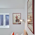 Style In A Pedestrian Quarter In The City's Heart Tatil Evi *