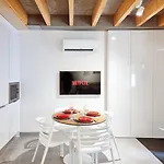 Style In A Pedestrian Quarter In The City's Heart Tatil Evi