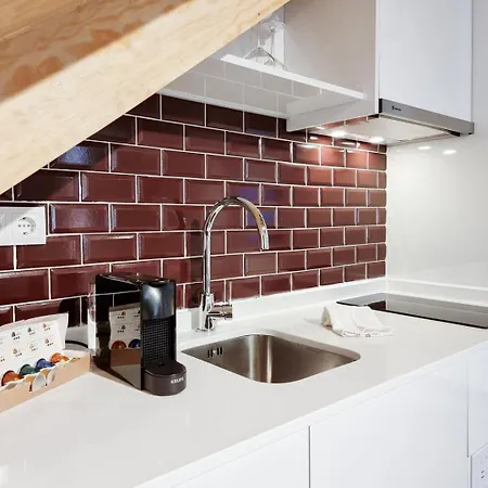 Style In A Pedestrian Quarter In The City's Heart * Oporto