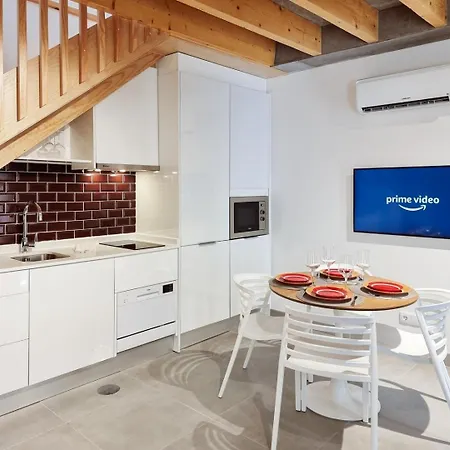 Hébergement de vacances Style In A Pedestrian Quarter In The City's Heart *