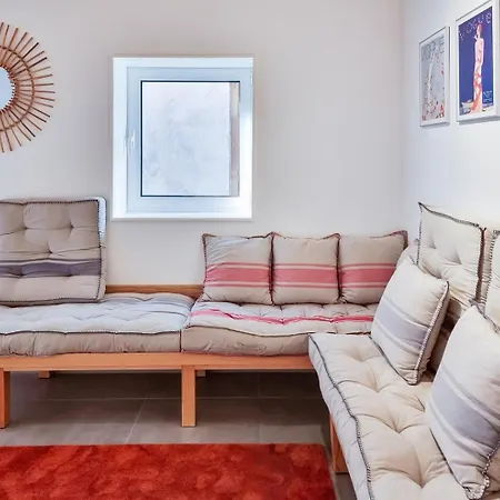 Style In A Pedestrian Quarter In The City's Heart * Oporto